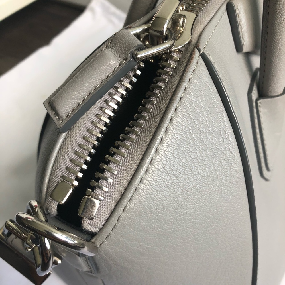 Givenchy Grey Medium Antigona Bag - Picture 4 of 15